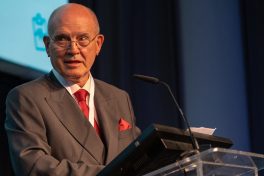 Foto2_PrémioNacionalDeMedicinaInterna-1900x1266_c